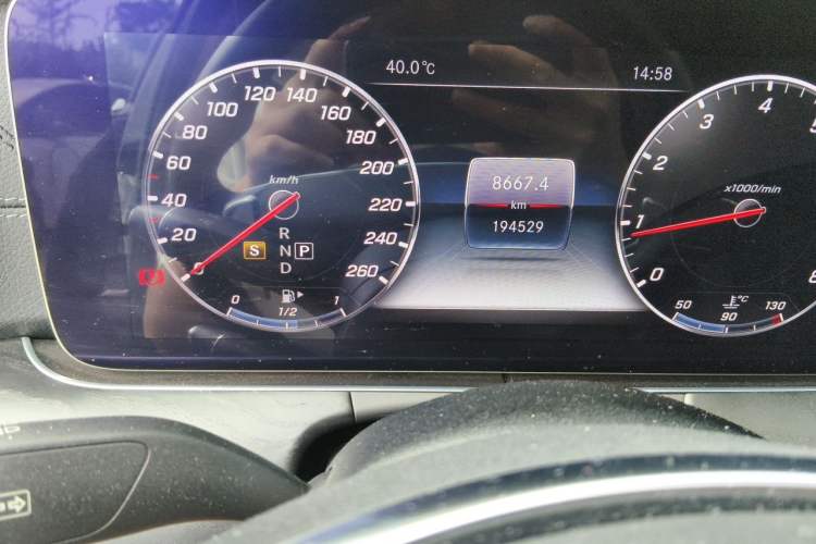 Used Mercedes-Benz E-Class 2017 E 200 L Sport 4MATIC Odometer Close Up