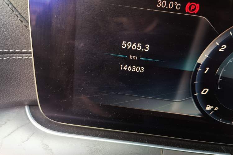 Used Mercedes-Benz E-Class 2017 E 300 L Sport Luxury Edition Odometer Close Up