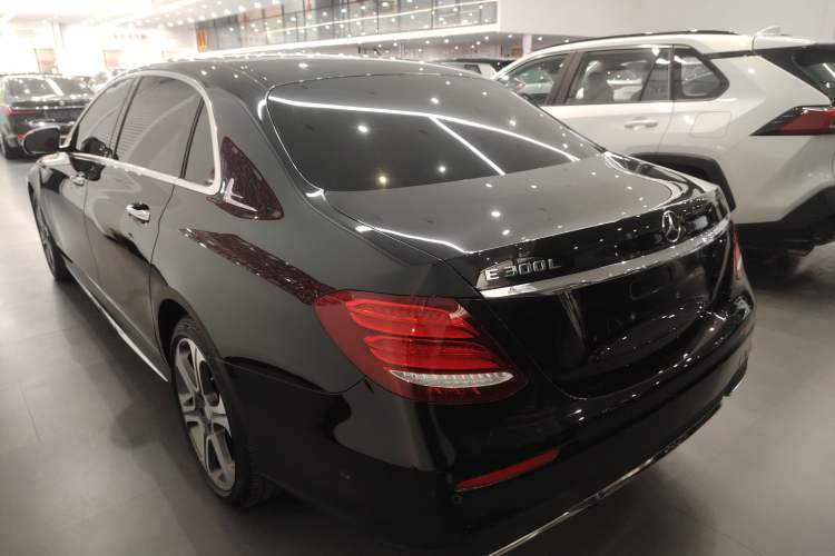 Used Mercedes-Benz E-Class 2017 E 300 L Sporty and Stylish Model Rear Left 45 Deg