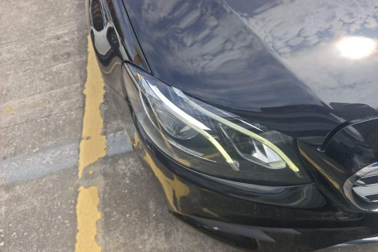 Used Mercedes-Benz E-Class 2017 E 300 L Sporty and Stylish Model Right Front Headlight