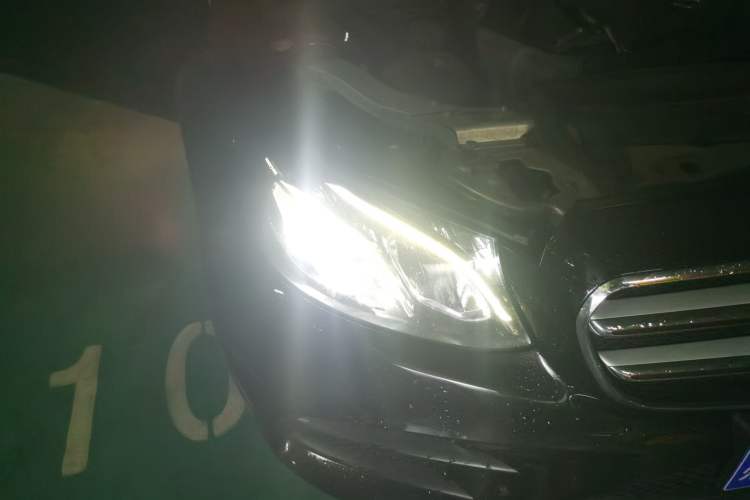 Used Mercedes-Benz E-Class 2017 E 300 L Sport Luxury Edition Right Front Headlight
