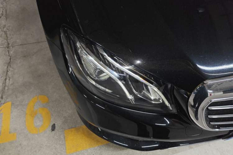 Used Mercedes-Benz E-Class 2017 E 300 L Sporty and Stylish Model Right Front Headlight