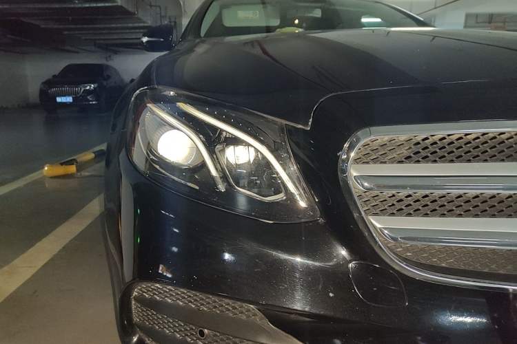 Used Mercedes-Benz E-Class 2017 E 200 Sport 4MATIC Right Front Headlight