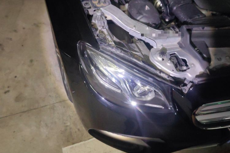 Used Mercedes-Benz E-Class 2017 E 320 L Sport 4MATIC Right Front Headlight