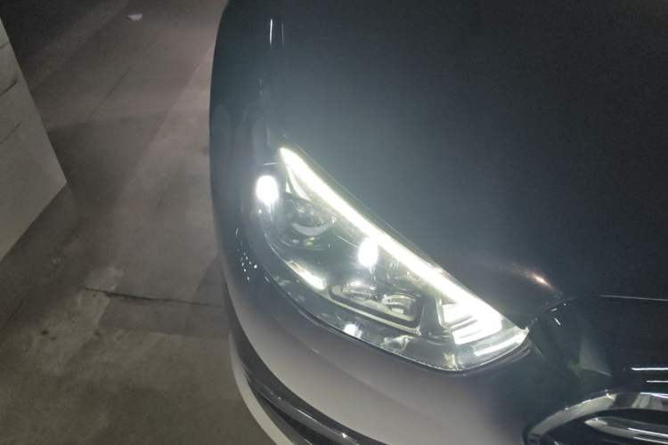 Used Mercedes-Benz E-Class 2017 E 300 L Luxury Model Right Front Headlight