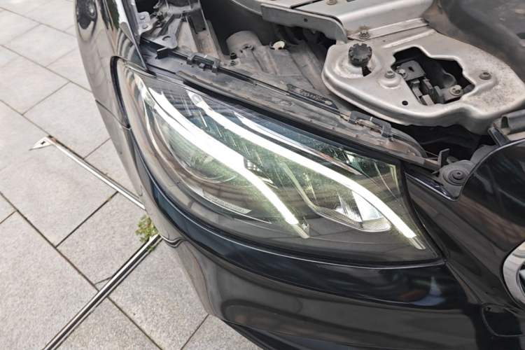 Used Mercedes-Benz E-Class 2017 E 300 L Sport Luxury Edition Right Front Headlight