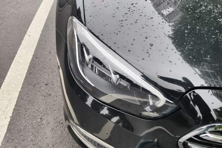 Used Mercedes-Benz E-Class 2017 E 300 L Sport Luxury Edition Right Front Headlight