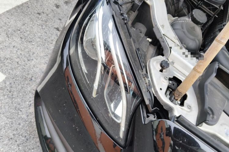 Used Mercedes-Benz E-Class 2017 E 200 L Sport 4MATIC Right Front Headlight