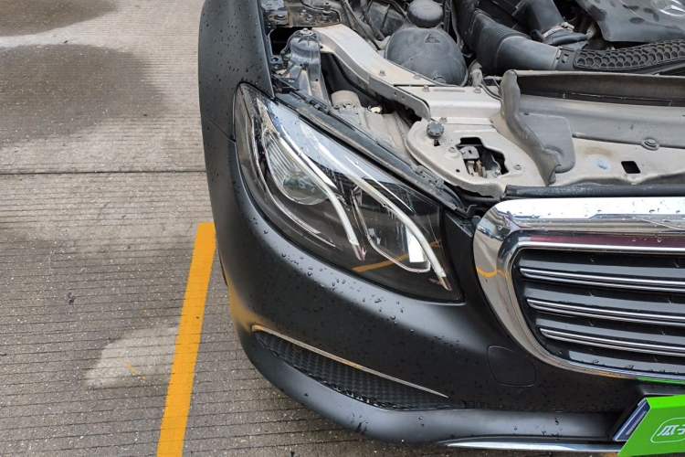 Used Mercedes-Benz E-Class 2017 E 300 L Sporty and Stylish Model Right Front Headlight