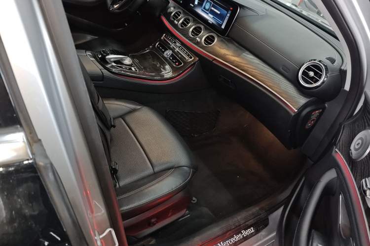 Used Mercedes-Benz E-Class 2017 E 300 L Sport Luxury Edition Right Front Seat