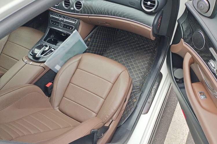 Used Mercedes-Benz E-Class 2017 E 300 L Sport Luxury Edition Right Front Seat
