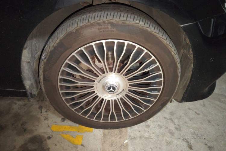 Used Mercedes-Benz E-Class 2017 E 200 L 4MATIC Right Front Wheel Hub