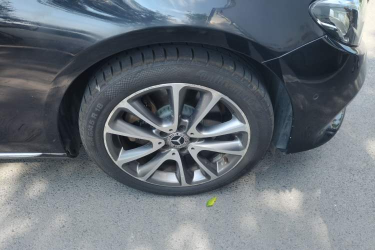 Used Mercedes-Benz E-Class 2017 E 200 L 4MATIC Right Front Wheel Hub