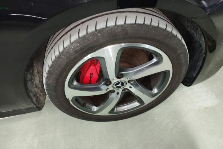 Used Mercedes-Benz E-Class 2017 E 300 L Sport Luxury Edition Right Front Wheel Hub