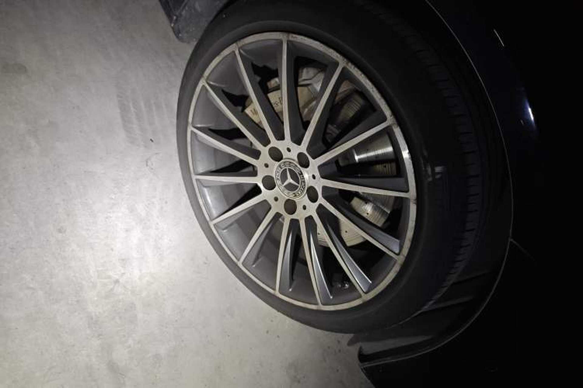 Used Mercedes-Benz E-Class 2017 E 320 L 4MATIC Right Front Wheel Hub