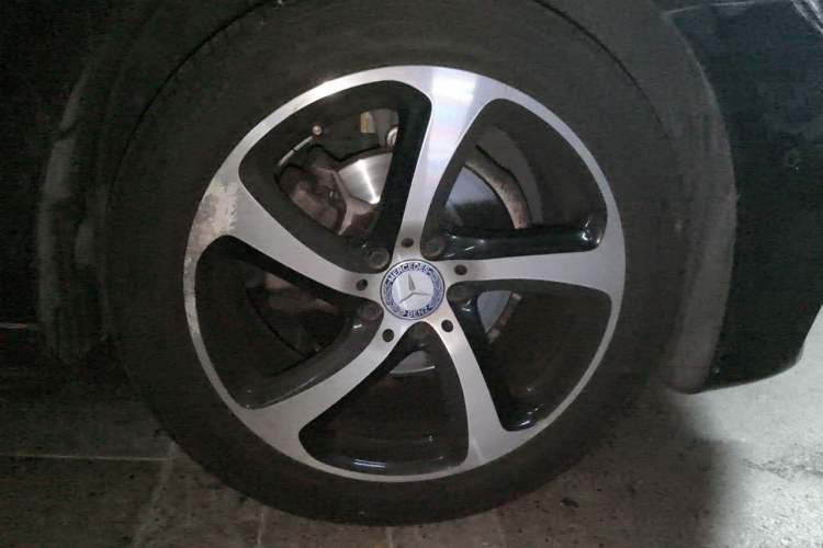 Used Mercedes-Benz E-Class 2017 E 200 Sport Right Front Wheel Hub