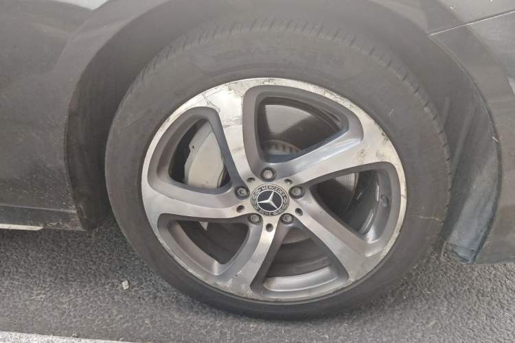 Used Mercedes-Benz E-Class 2017 E 300 L Sport Luxury Edition Right Front Wheel Hub