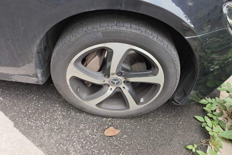 Used Mercedes-Benz E-Class 2017 E 300 Sport Edition Right Front Wheel Hub