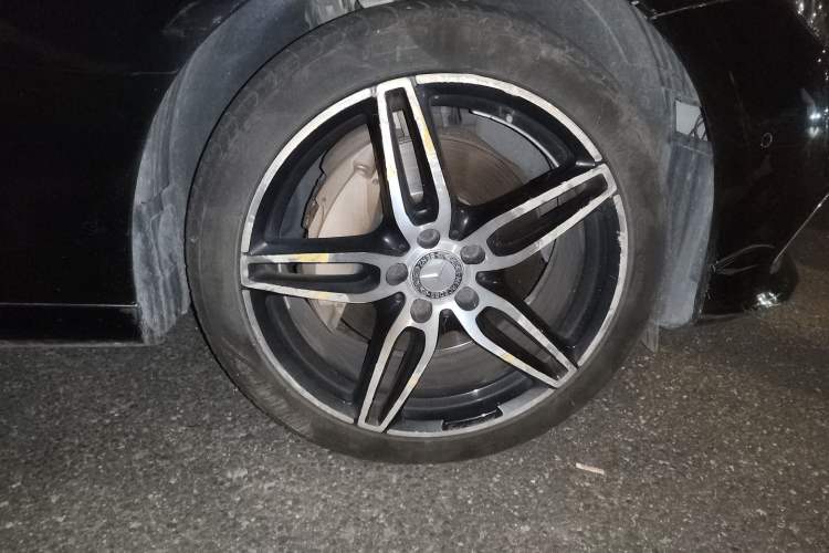Used Mercedes-Benz E-Class 2017 E 300 Sport Edition Right Front Wheel Hub