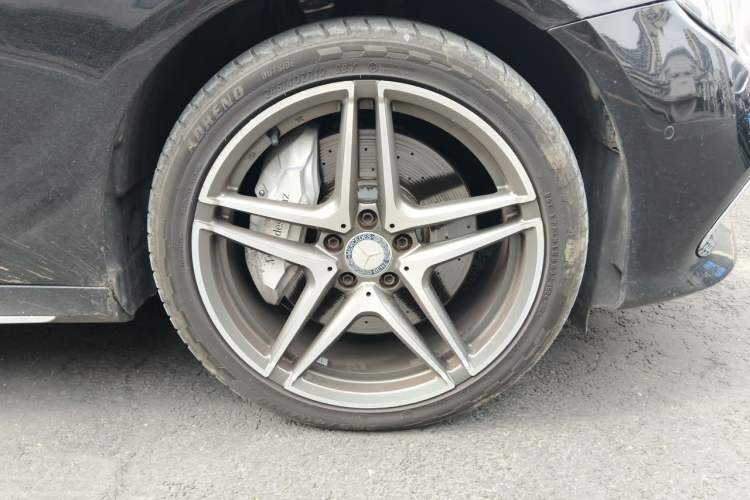 Used Mercedes-Benz E-Class 2017 E 320 L Sport 4MATIC Right Front Wheel Hub