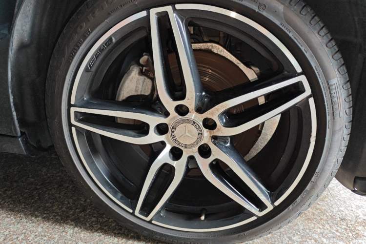 Used Mercedes-Benz E-Class 2017 E 200 Sport 4MATIC Right Front Wheel Hub