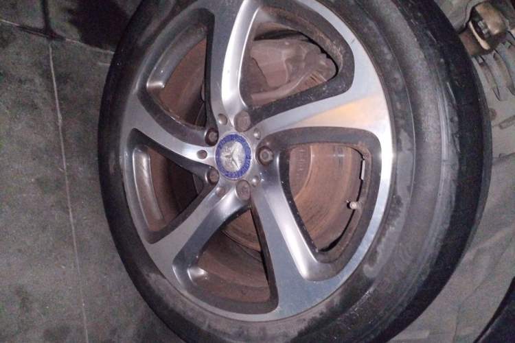 Used Mercedes-Benz E-Class 2017 E 200 L 4MATIC Right Front Wheel Hub