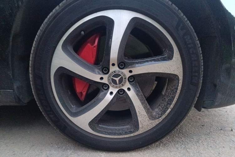 Used Mercedes-Benz E-Class 2017 E 300 L Sport Luxury Edition Right Front Wheel Hub
