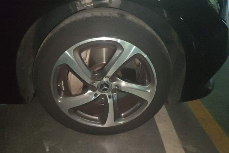 Used Mercedes-Benz E-Class 2017 E 300 L Sport Luxury Edition Right Front Wheel Hub