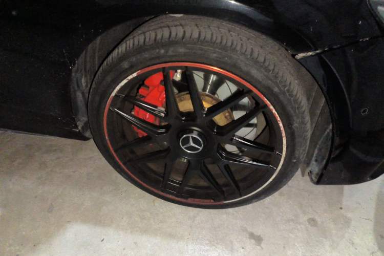 Used Mercedes-Benz E-Class 2017 E 320 L Sport 4MATIC Right Front Wheel Hub