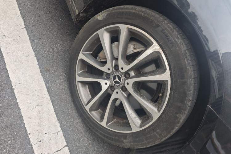 Used Mercedes-Benz E-Class 2017 E 300 L Luxury Model Right Front Wheel Hub