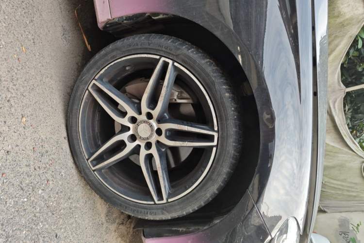 Used Mercedes-Benz E-Class 2017 E 300 Sport Edition Right Front Wheel Hub