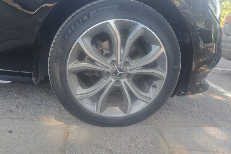 Used Mercedes-Benz E-Class 2017 E 200 Sport Right Front Wheel Hub