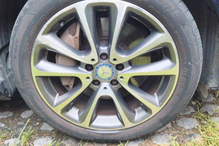 Used Mercedes-Benz E-Class 2017 E 300 L Luxury Model Right Front Wheel Hub
