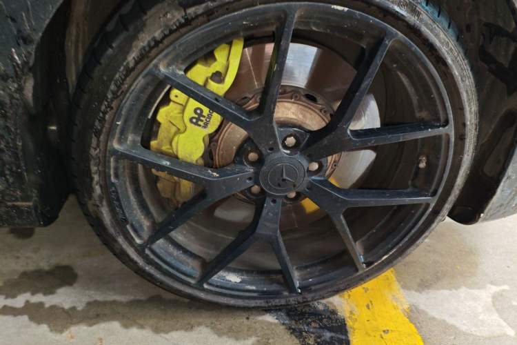Used Mercedes-Benz E-Class 2017 Restyled E 300 Sport Edition Right Front Wheel Hub