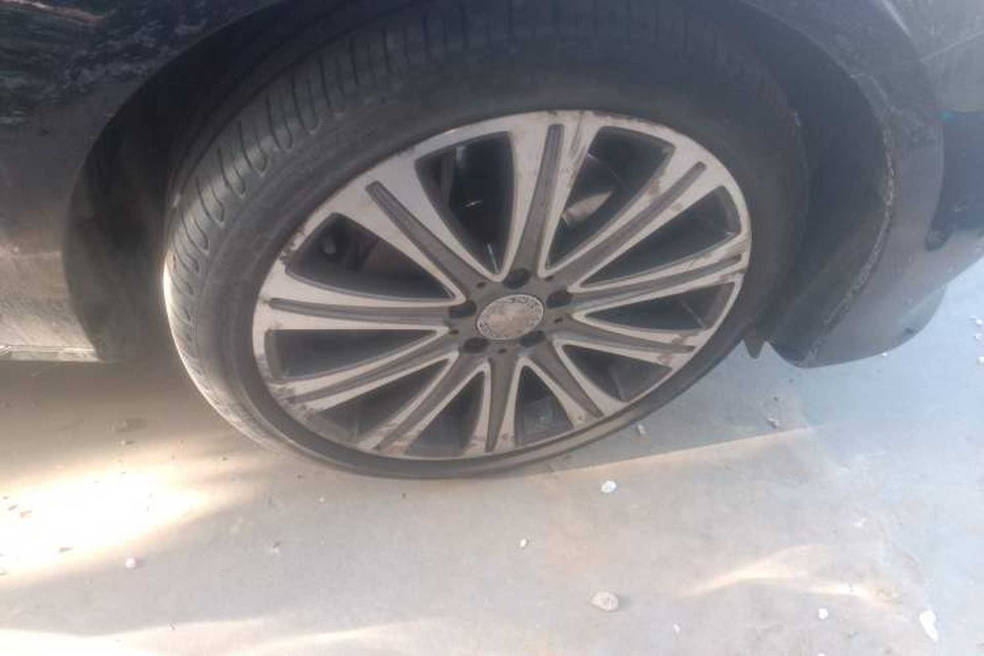 Used Mercedes-Benz E-Class 2017 E 300 L Luxury Model Right Front Wheel Hub