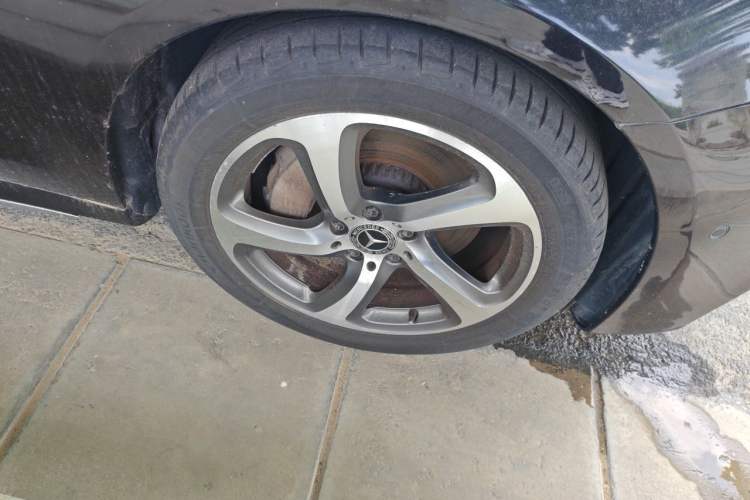 Used Mercedes-Benz E-Class 2017 E 300 L Sporty and Stylish Model Right Front Wheel Hub
