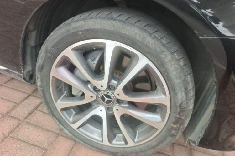 Used Mercedes-Benz E-Class 2017 E 300 L Luxury Model Right Front Wheel Hub