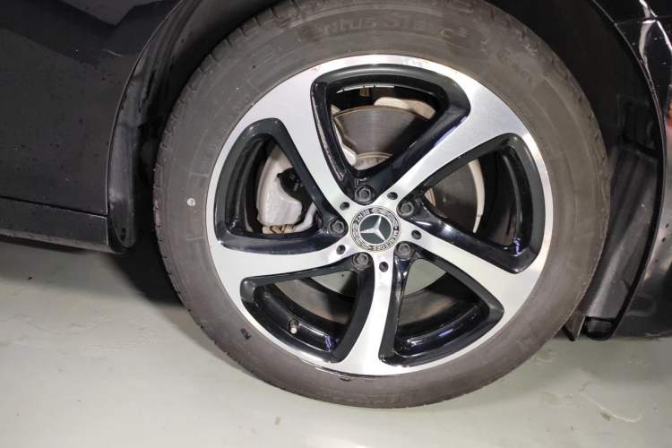 Used Mercedes-Benz E-Class 2017 E 200 Sport Right Front Wheel Hub