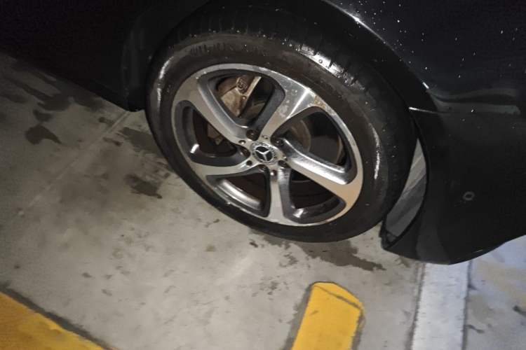Used Mercedes-Benz E-Class 2017 E 300 L Sport Luxury Edition Right Front Wheel Hub