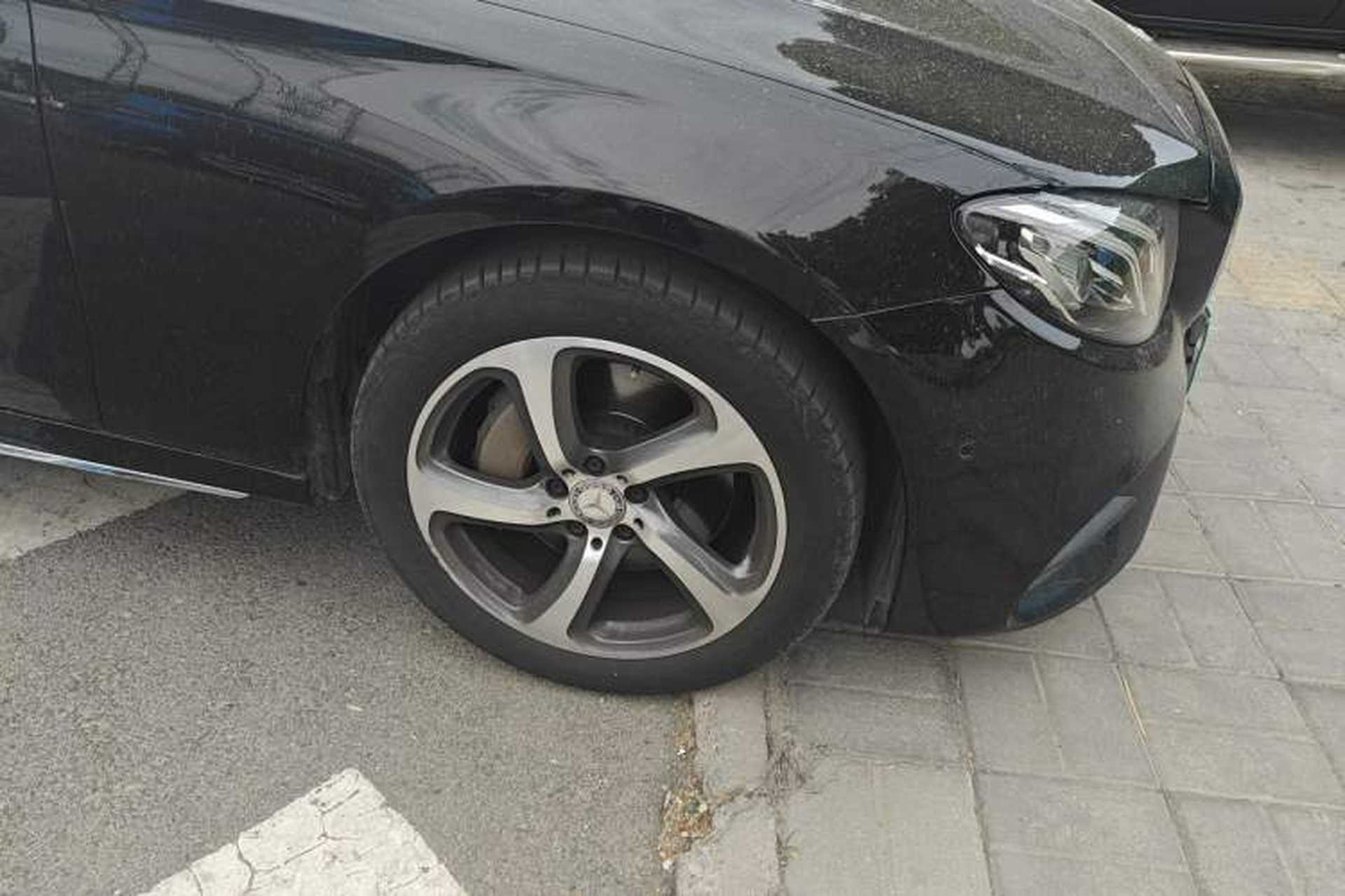 Used Mercedes-Benz E-Class 2017 E 300 L Sport Luxury Edition Right Front Wheel Hub