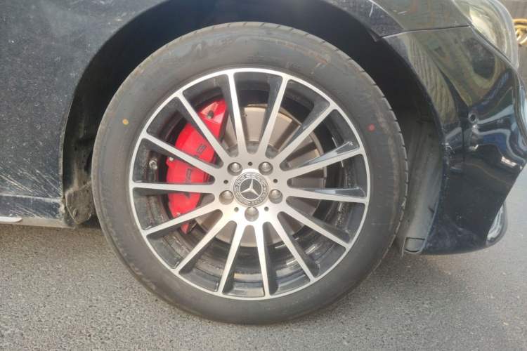 Used Mercedes-Benz E-Class 2017 E 300 L Sport Luxury Edition Right Front Wheel Hub