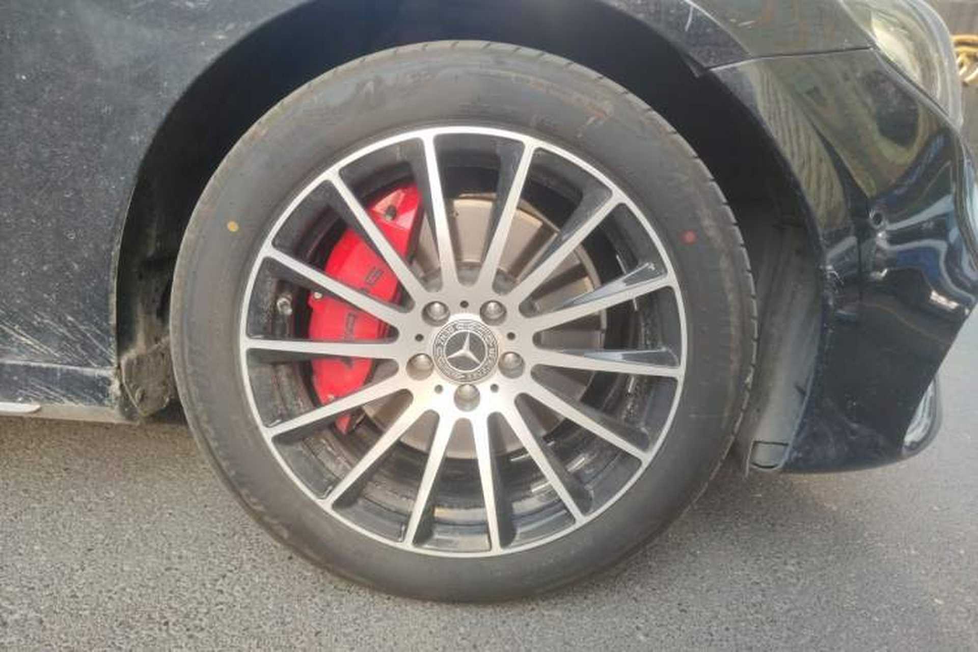 Used Mercedes-Benz E-Class 2017 E 300 L Sport Luxury Edition Right Front Wheel Hub