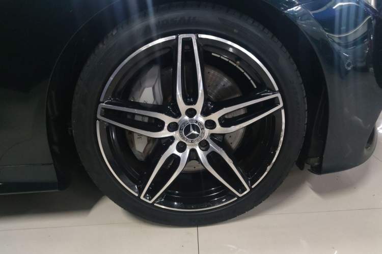 Used Mercedes-Benz E-Class 2017 E 300 Coupe Right Front Wheel Hub