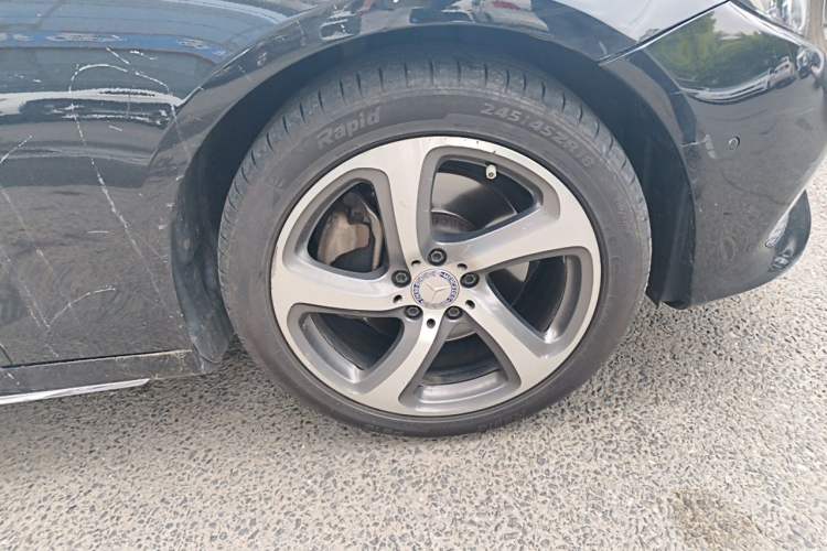Used Mercedes-Benz E-Class 2017 E 200 L Sport 4MATIC Right Front Wheel Hub