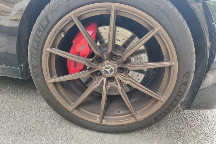 Used Mercedes-Benz E-Class 2017 E 320 L Sport 4MATIC Right Front Wheel Hub