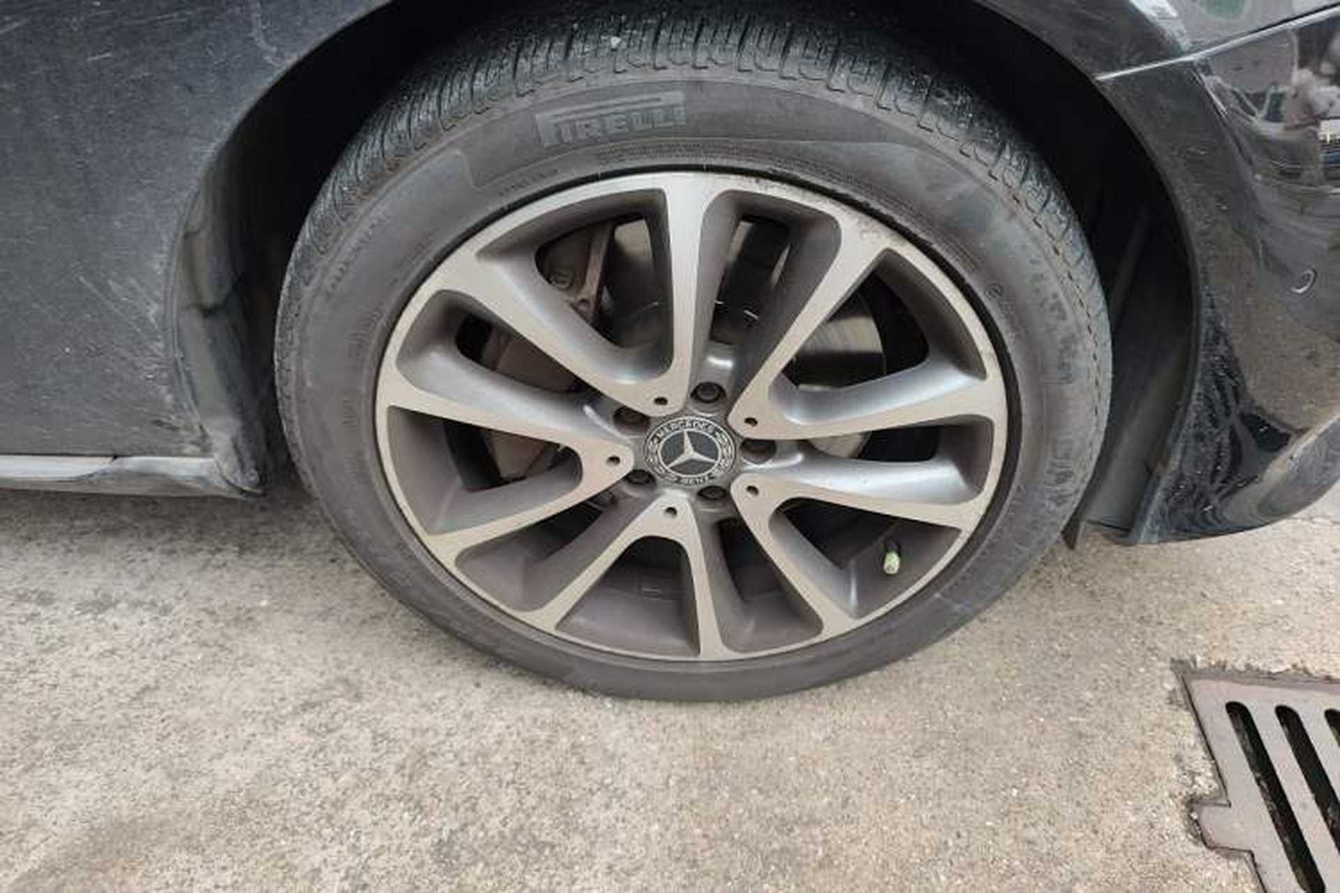 Used Mercedes-Benz E-Class 2017 E 300 L Luxury Model Right Front Wheel Hub