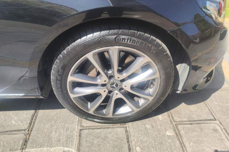 Used Mercedes-Benz E-Class 2017 E 300 L Luxury Model Right Front Wheel Hub