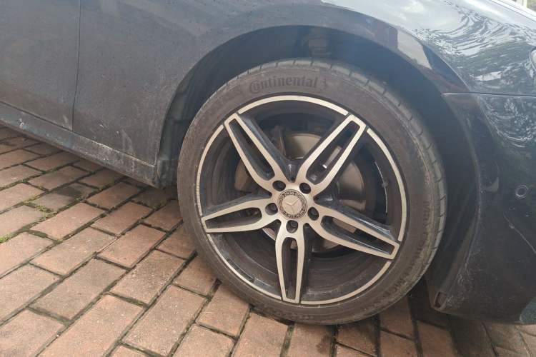 Used Mercedes-Benz E-Class 2017 E 200 Sport Right Front Wheel Hub