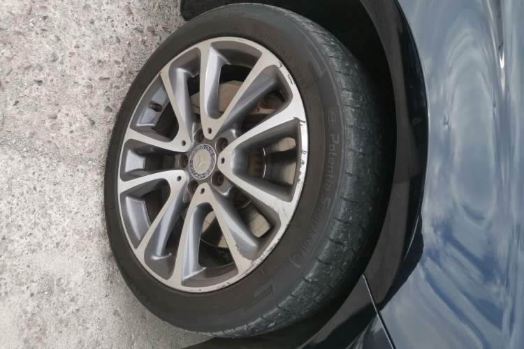 Used Mercedes-Benz E-Class 2017 E 300 L Luxury Model Right Front Wheel Hub