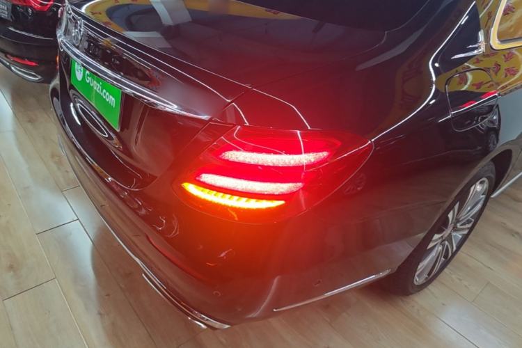 Used Mercedes-Benz E-Class 2017 E 320 L 4MATIC Right Rear Taillight